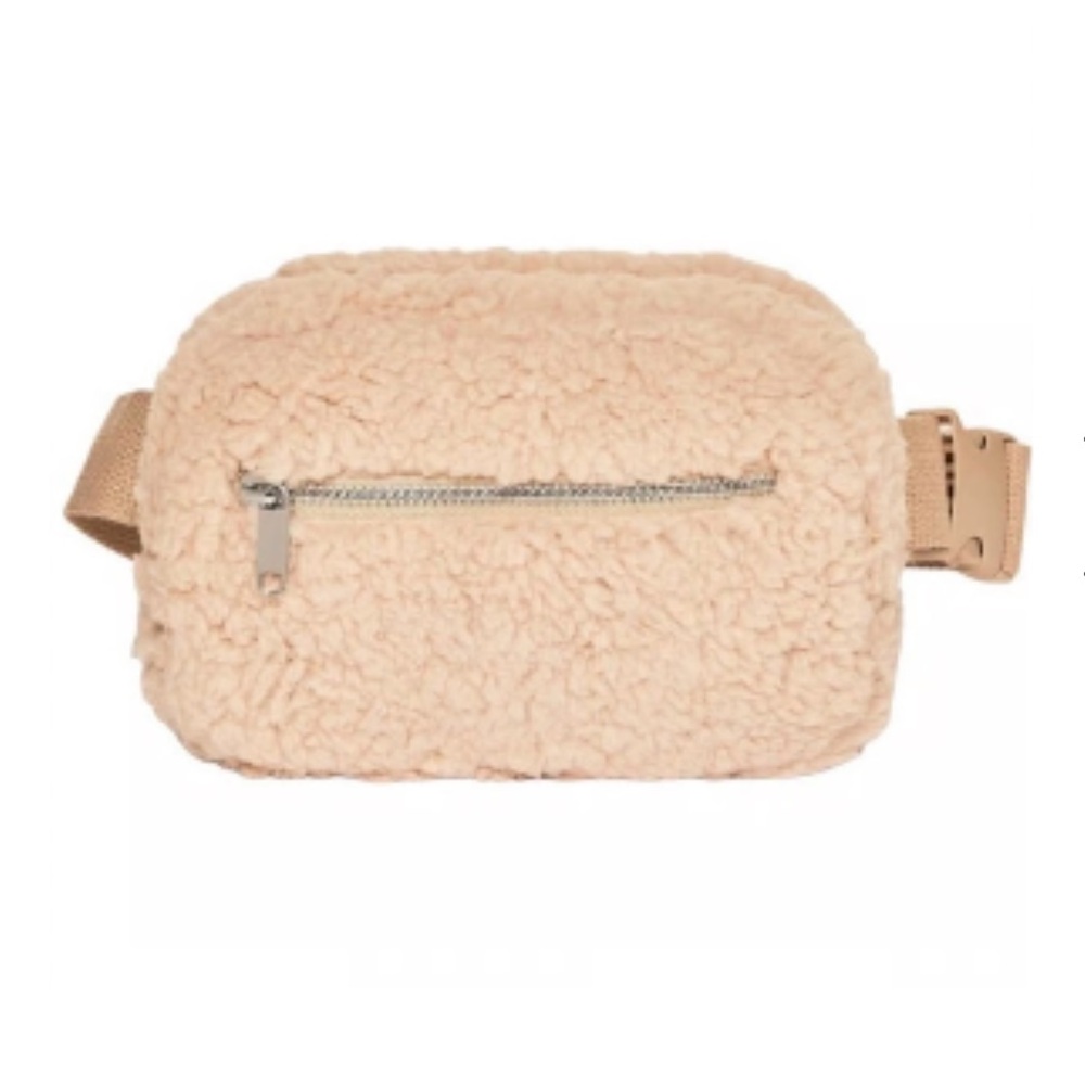 NWT WILD FABLE FAUX FUR WAIST BAG IN CREAM